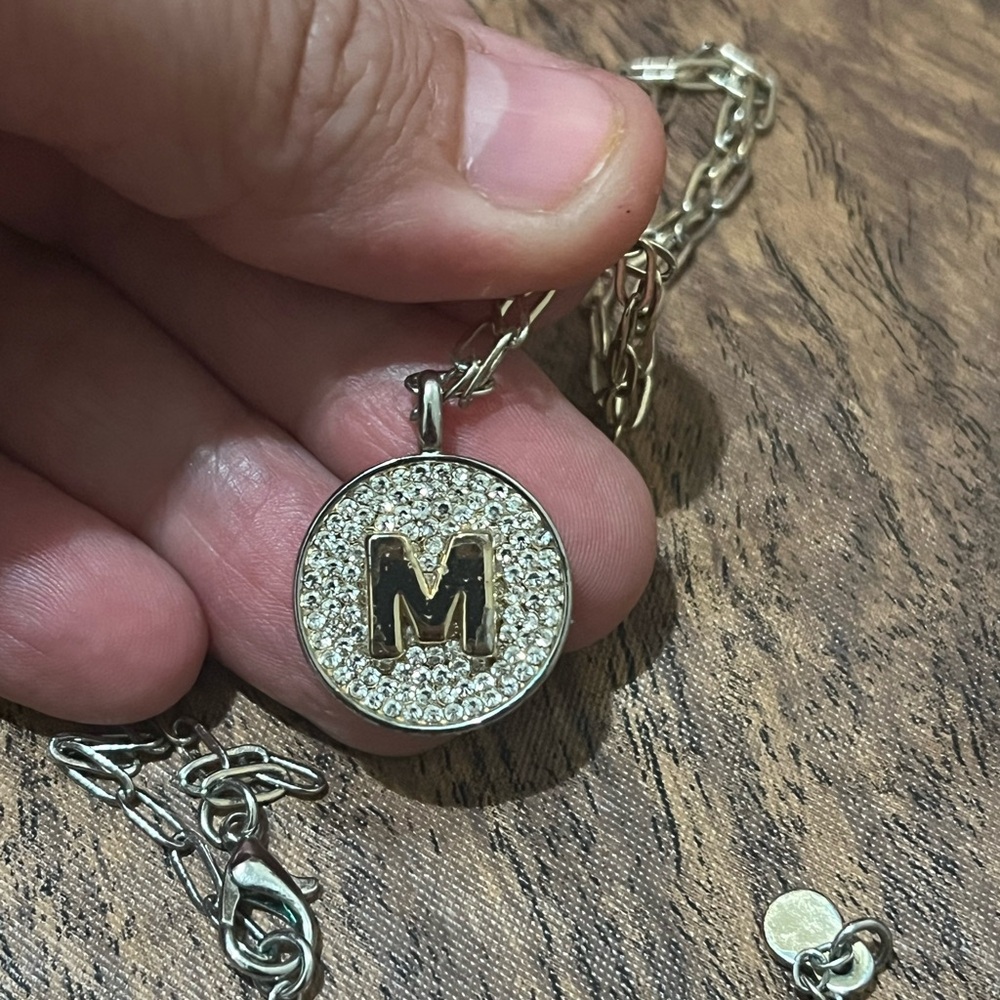 Bublebar M Initial zirconia Pendant Necklace - Picture 3 of 9